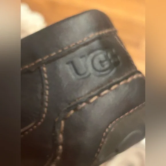 UGG Ascot Men's Leather Slipper, Size 11EEE- Espresso